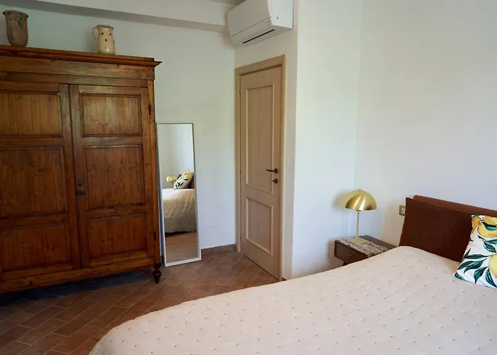 Podere Santa Renata 펜션 *